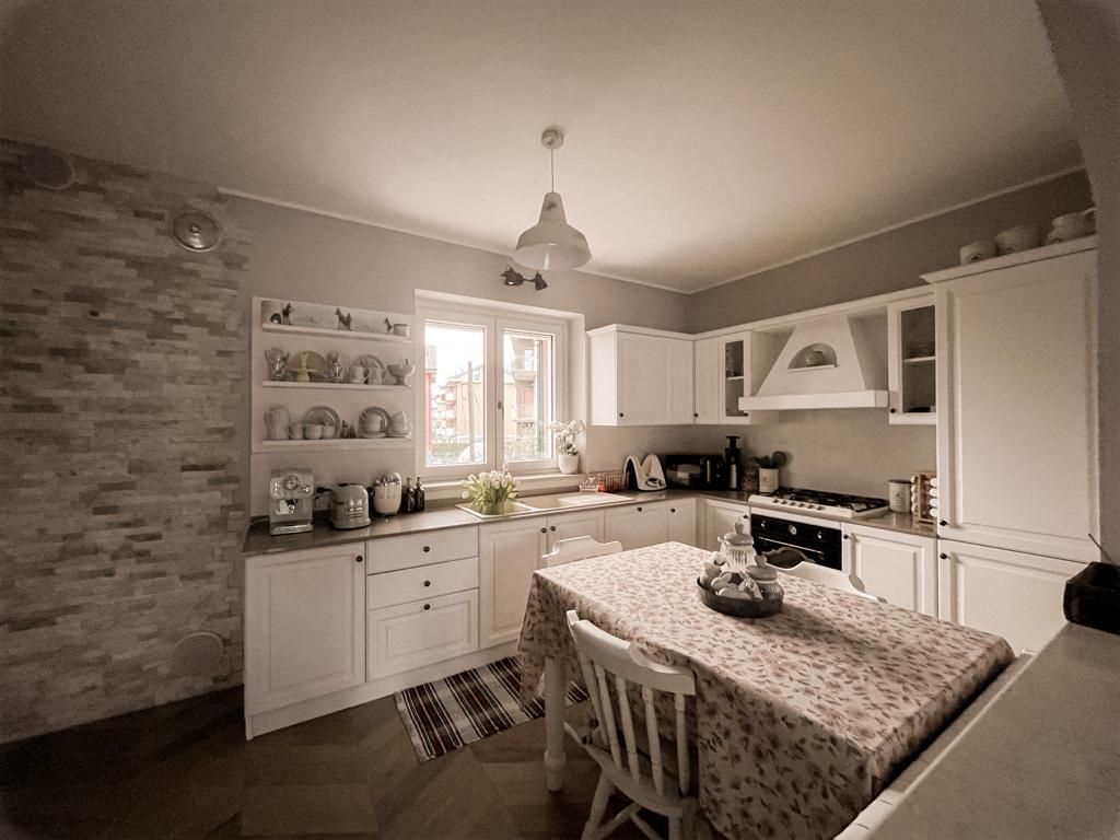 Cucine in legno rustiche: fascino autentico e calore senza tempo