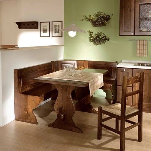 Panche angolari e giropanche in legno: come progettare la zona pranzo conviviale