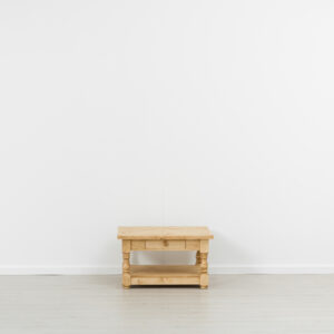 tavolino il legno massello