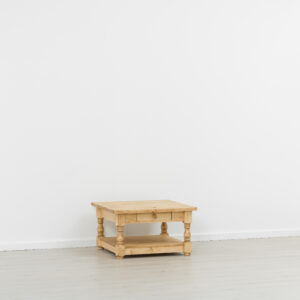 tavolino il legno massello