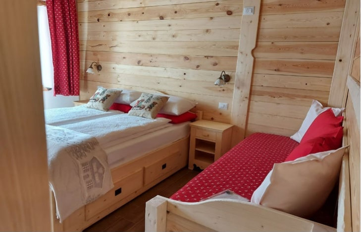 Camere da letto in Legno: Comfort e Stile Naturale per Ogni Casa